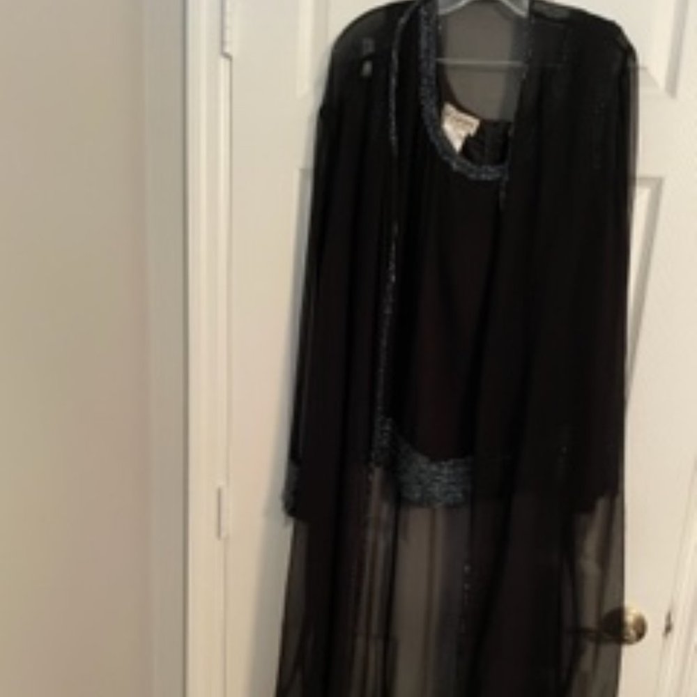 J Laxmi New York black	26w Sheer duster with matching sleeveless top beadwork
